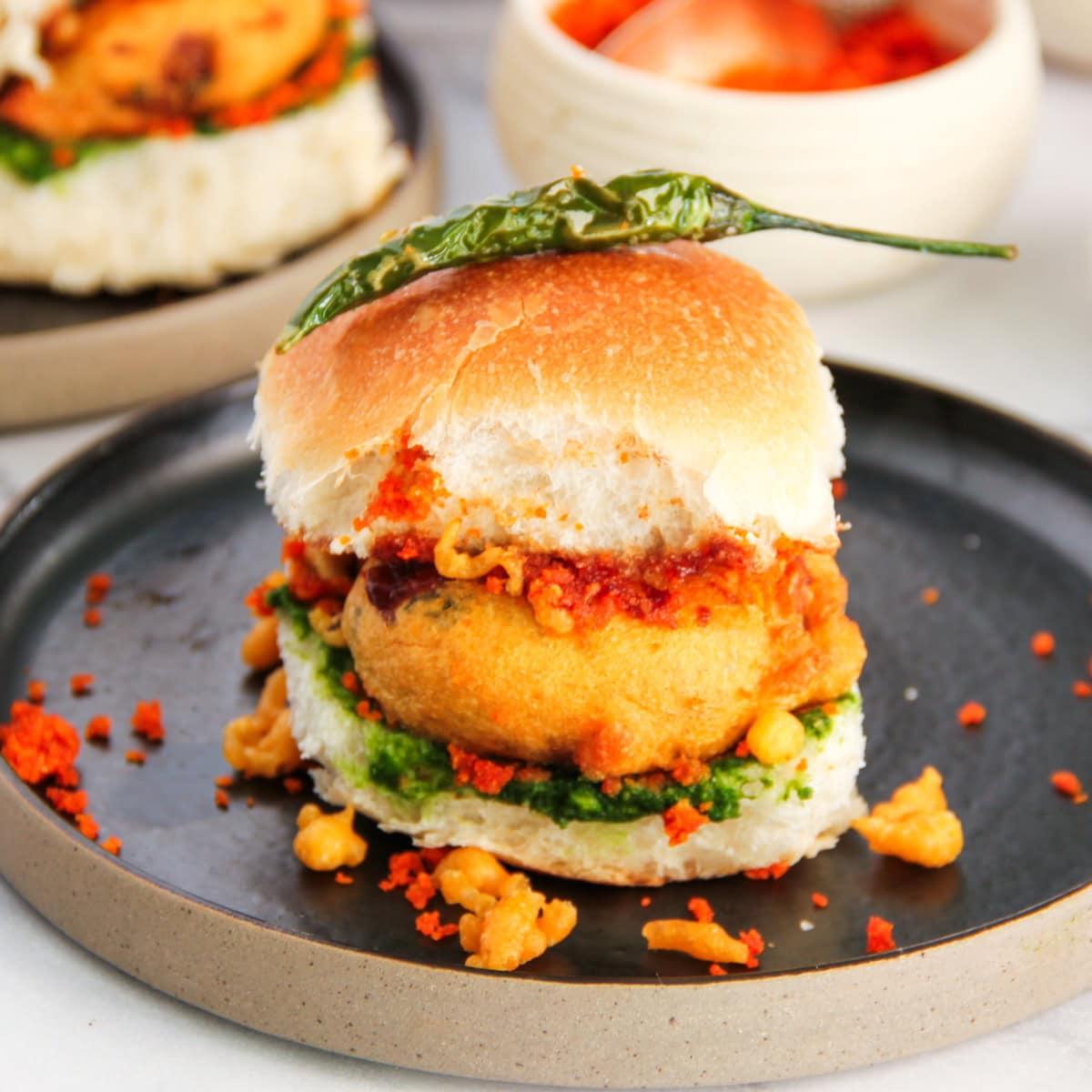 Vada Pav(12pm-11:45pm)