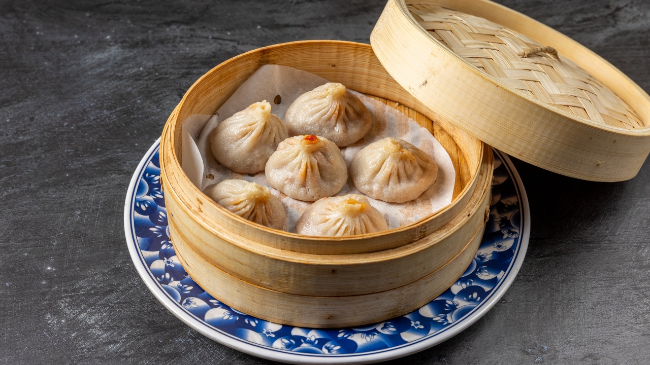 Pork & Kimchi Xiao Long Bao - 泡菜小笼包