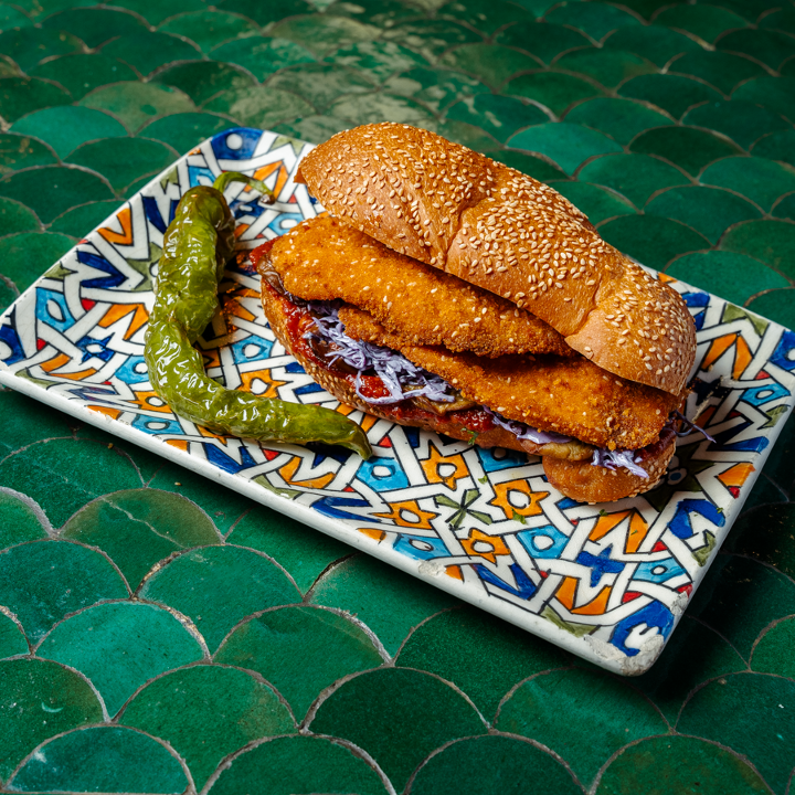 Challah Schnitzel sandwich "Shel Shishi"