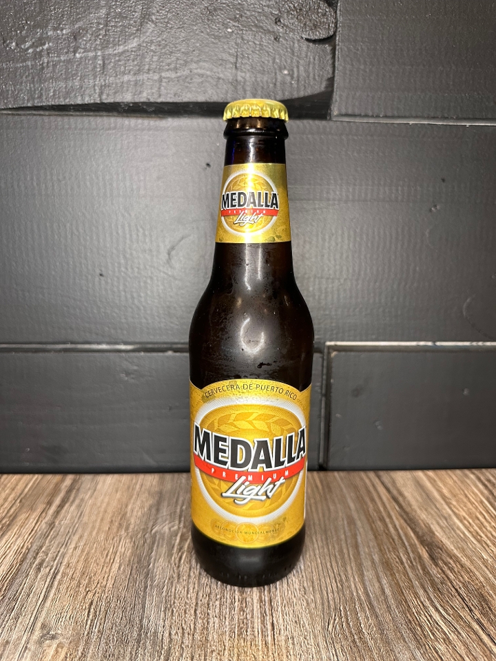 Medalla Light