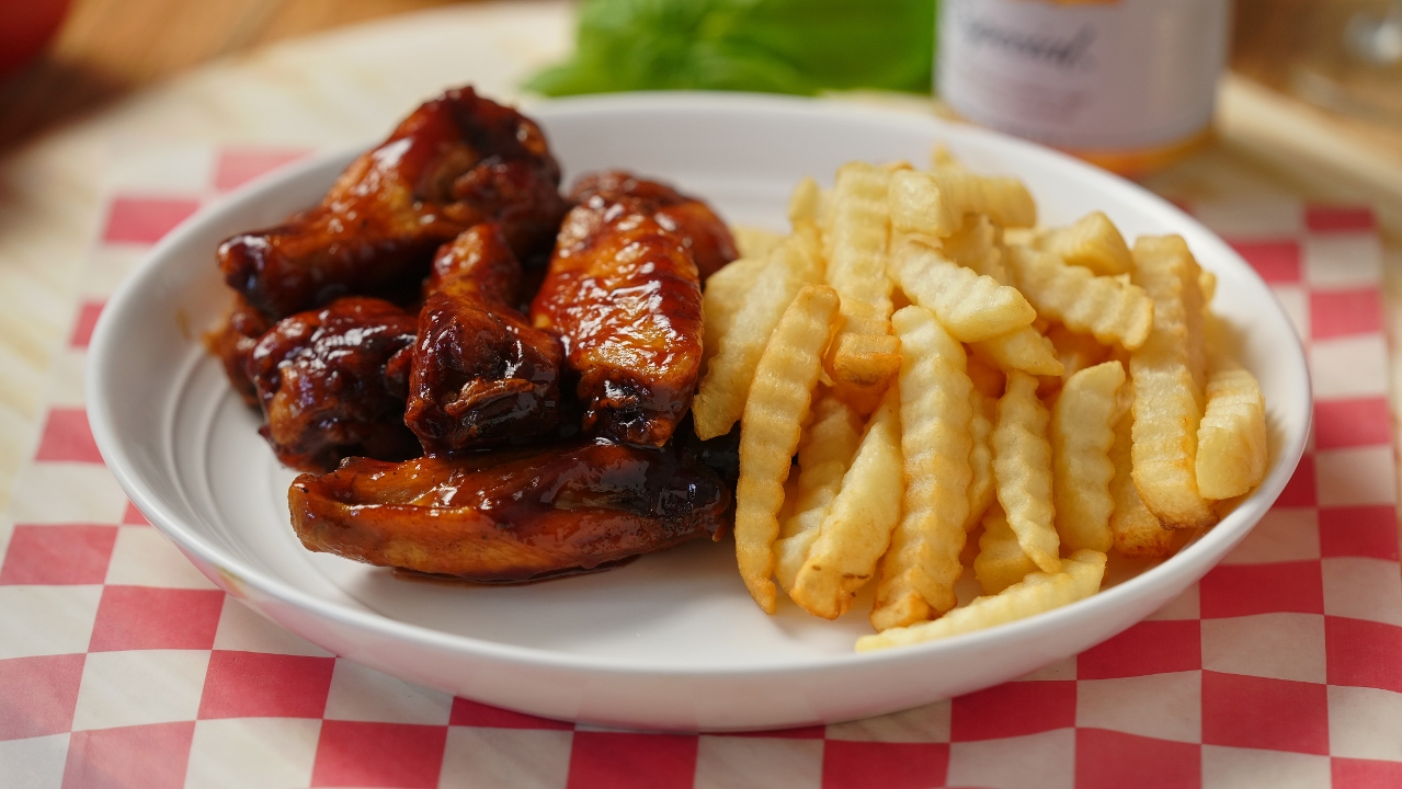 8 Pieces Wings & Fries