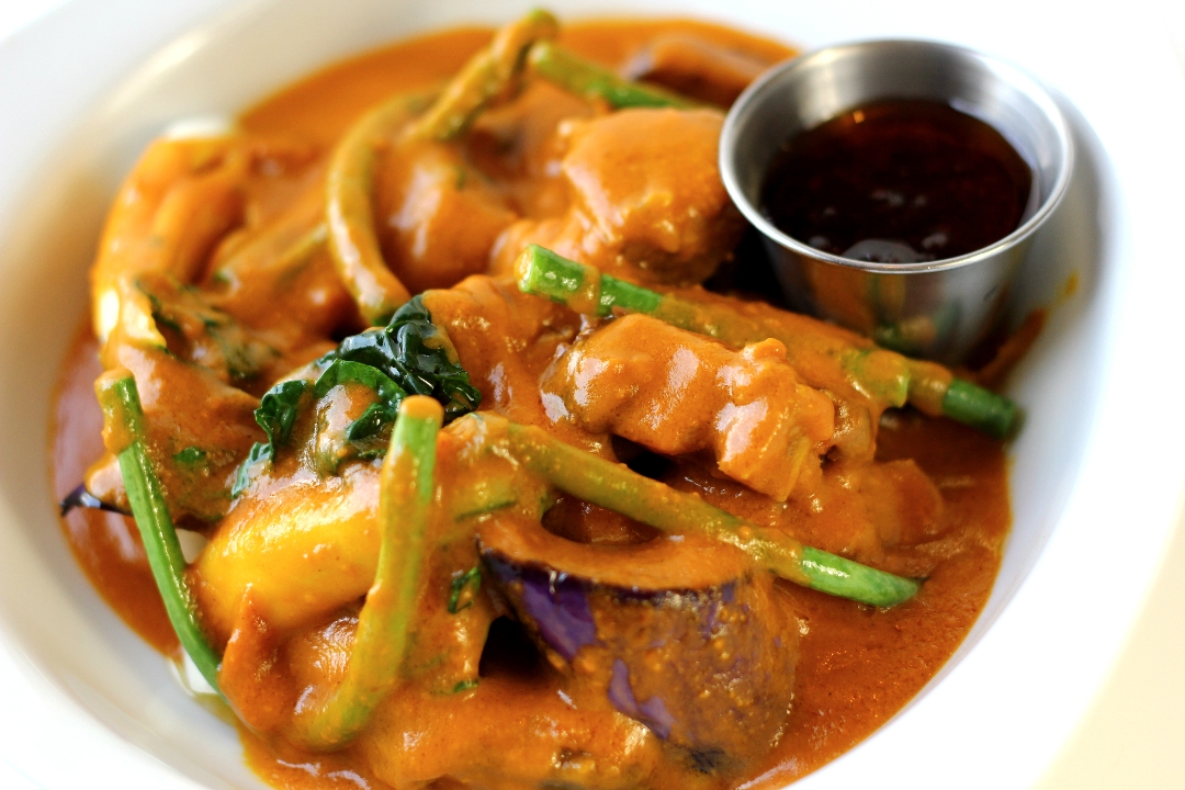 Peanut-Garlic Beef Stew | Beef Kare Kare