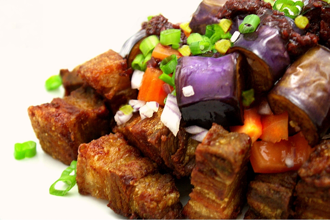 Crispy Pork Binagoongan