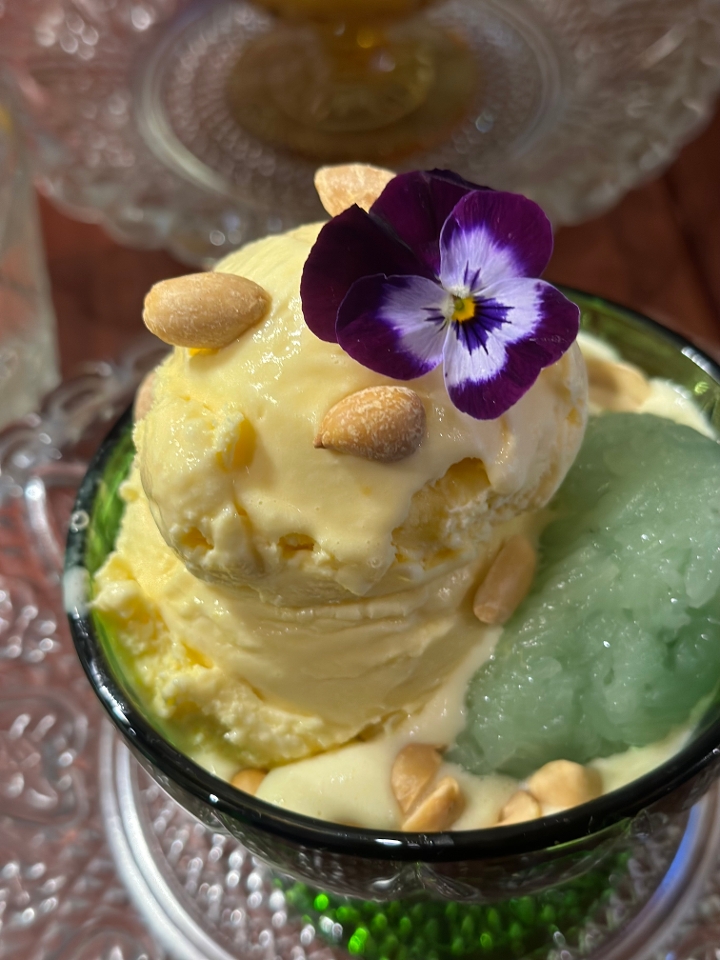 Mango Ice Cream w/ Pandan Sticky Rice