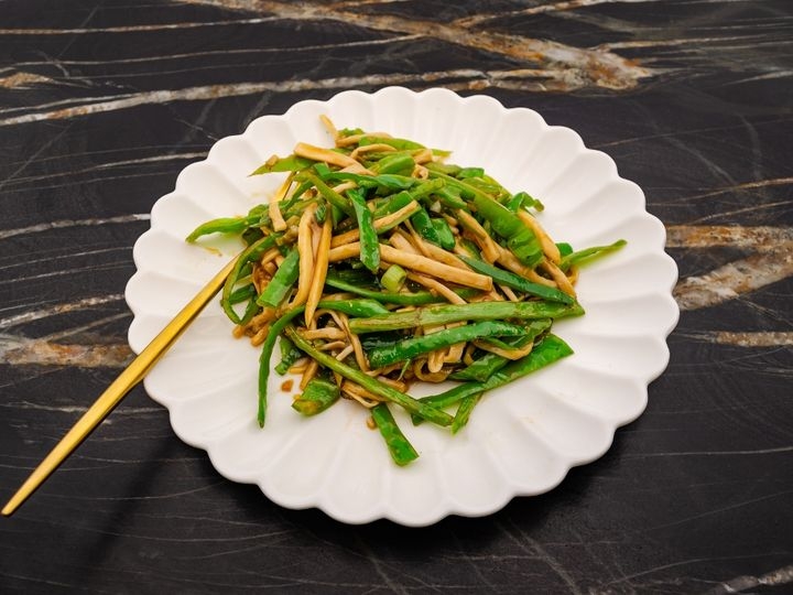Shredded Mushroom w. Asian Chili (Light meal)
