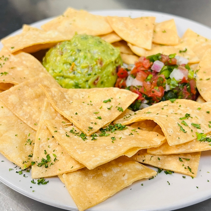 Texas Straw Hat - Chips w/ Guac & Salsa.
