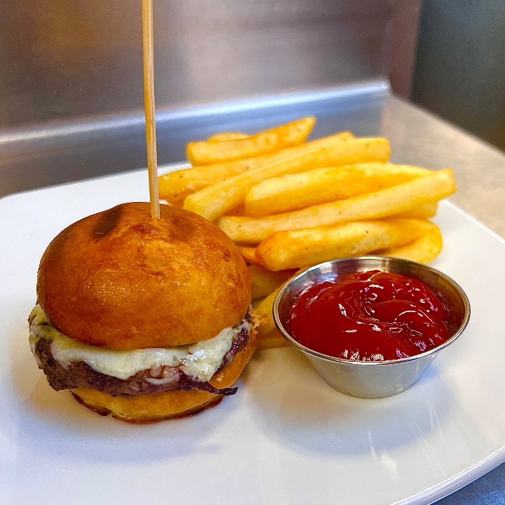 Kidco American Waygu Slider Burger w/ Fries.