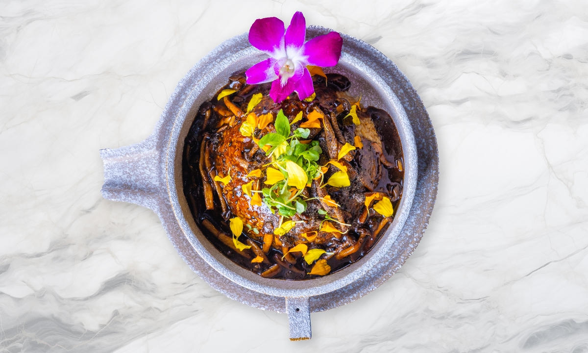 Braised Rice with Black Truffle and Mushroom 黑松露蘑菇焖饭