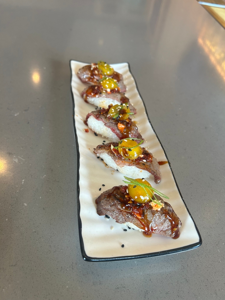 Wagyu Nigiri 和牛握寿司