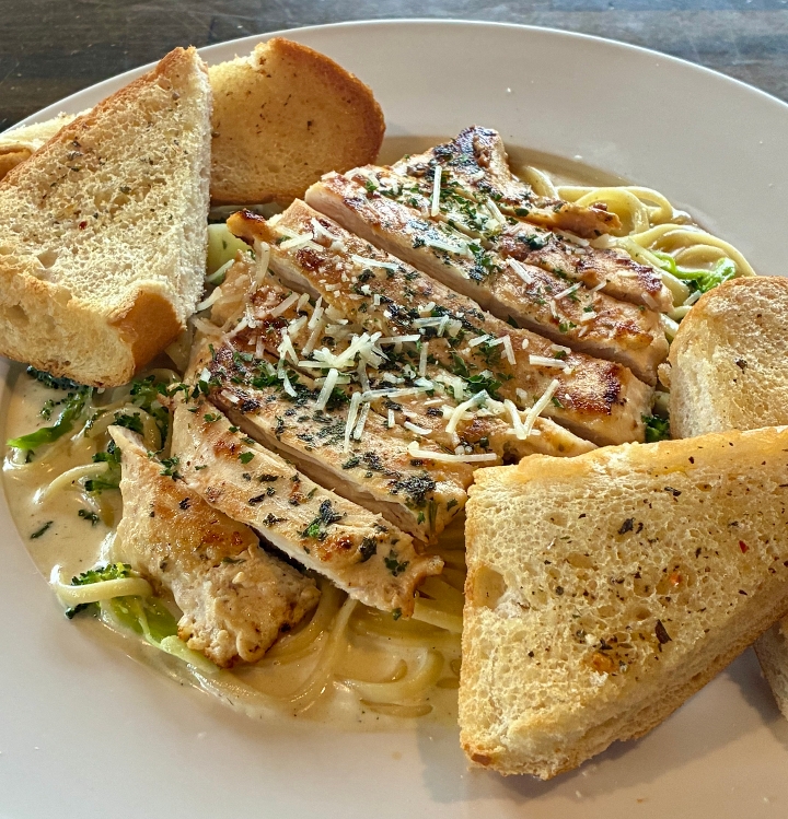 Chicken Broccoli Alfredo