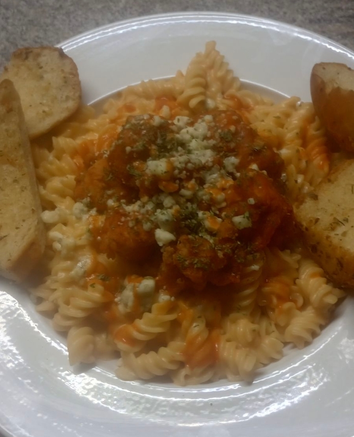 Buffalo Chicken Mac & Cheese