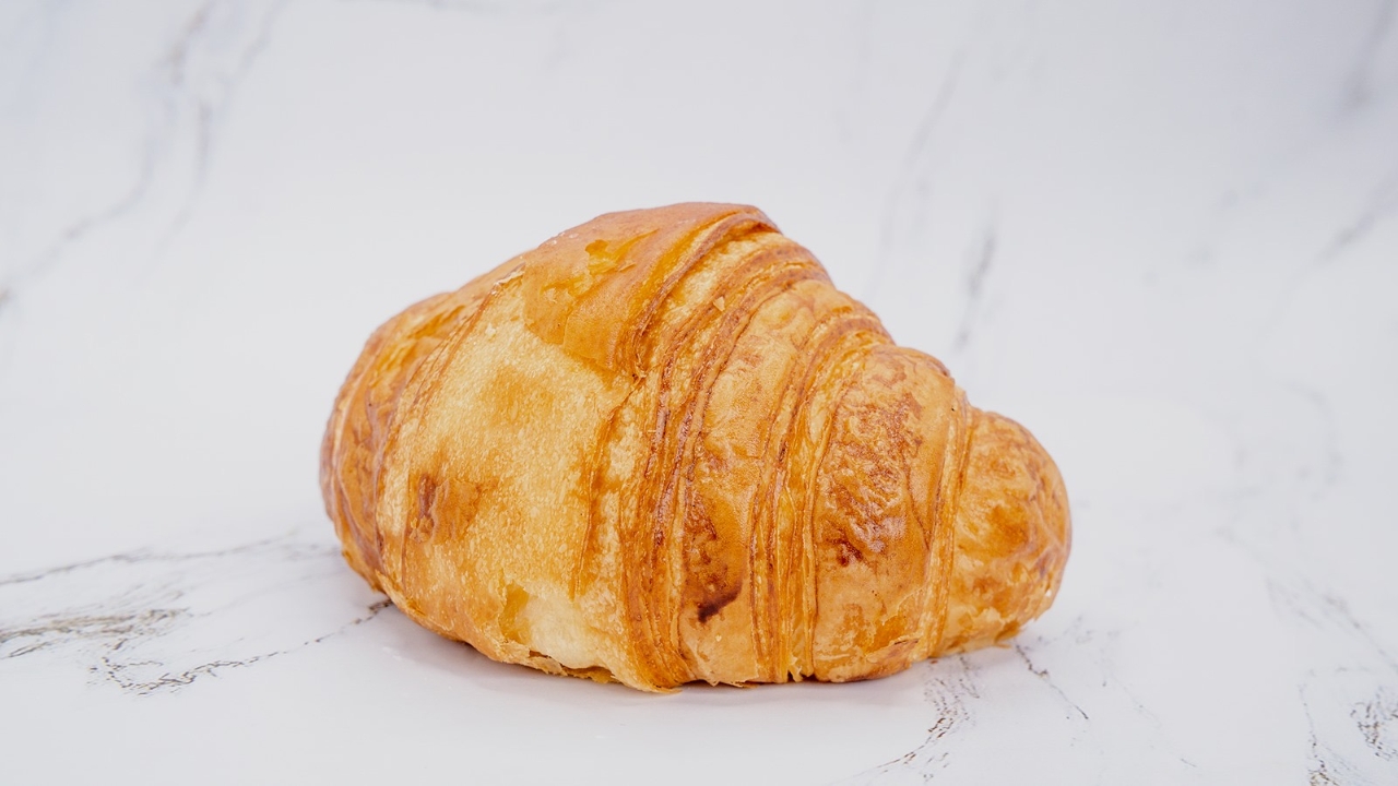 PLAIN CROISSANT