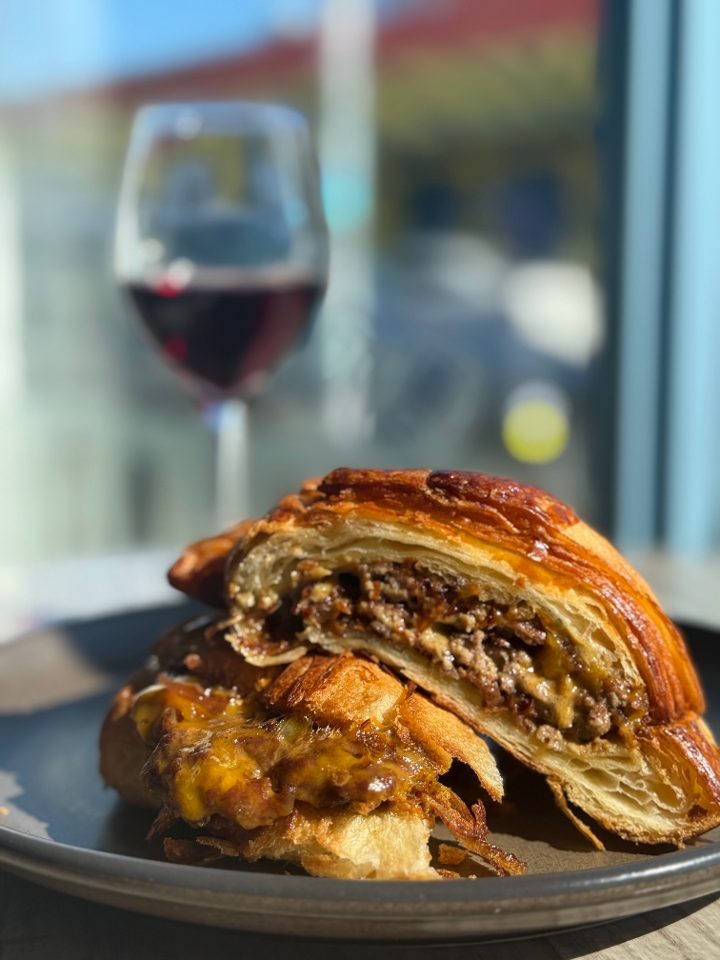 LOMELOS X MR. BAGUETTE WAGYU SMASH CROISSANT
