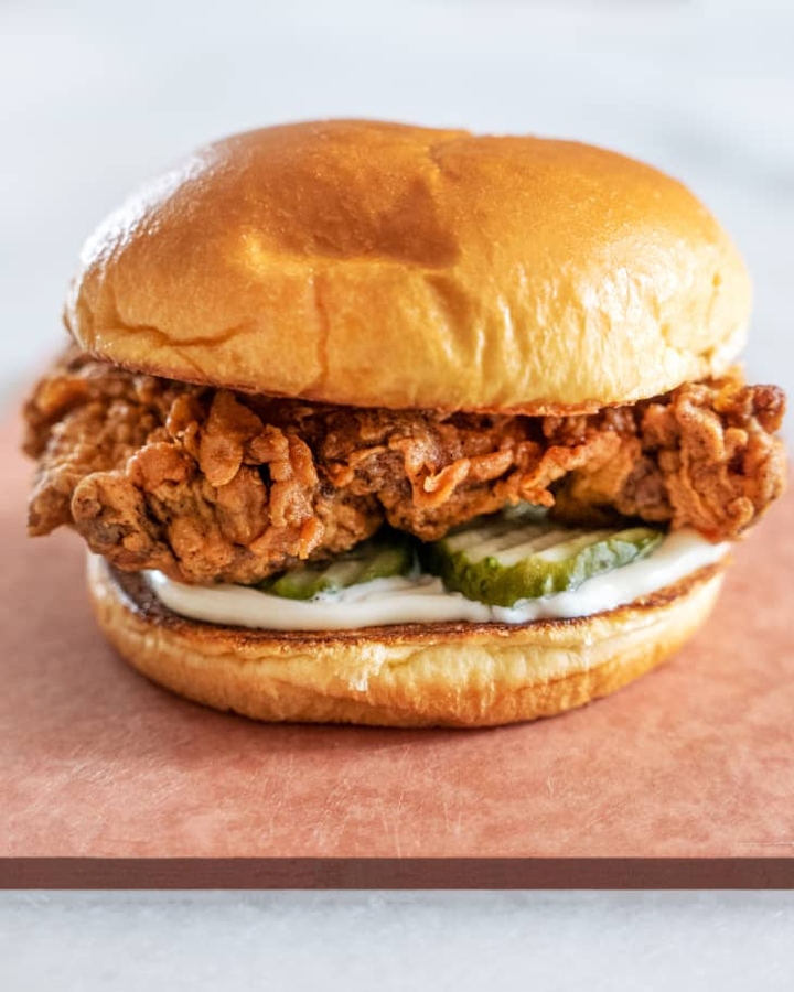 CRISPY CHICKEN SANDWICH