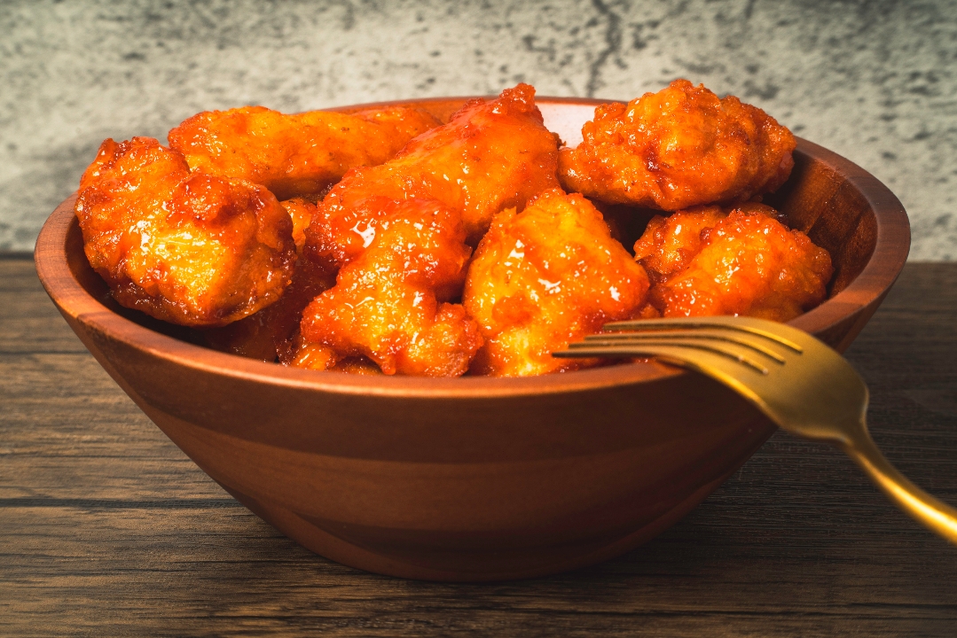 HOT POPPERS (9 piece) W/Rice & Drink