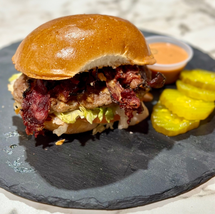 SMASH DELUXE BURGER