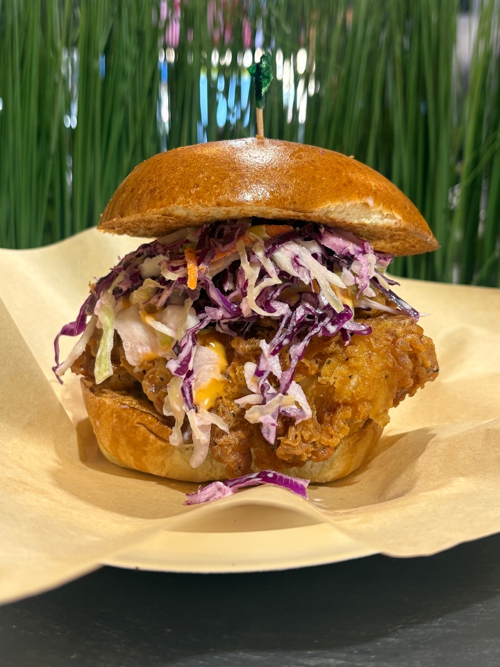 CRISPY CHICKEN ZINGER SANDWICH