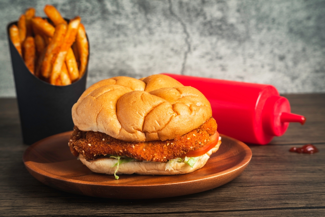 CHICKEN CUTLET SANDWICH