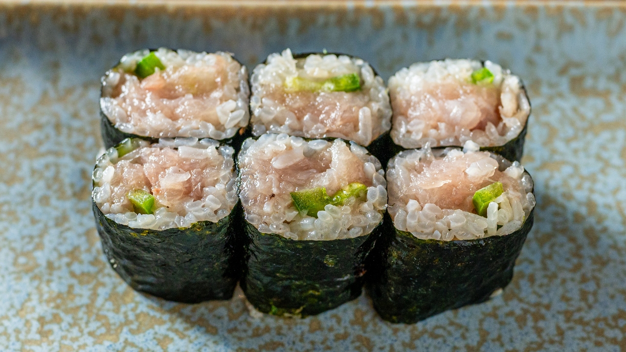 YELLOWTAIL JALAPEÑO MAKI