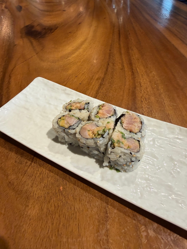 SPICY YELLOWTAIL ROLL