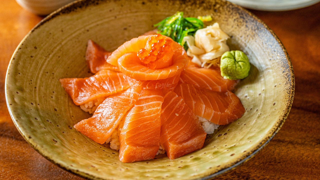 SAKE (SALMON) DON