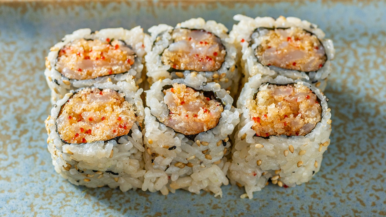 SPICY SCALLOP WITH CRUNCH ROLL