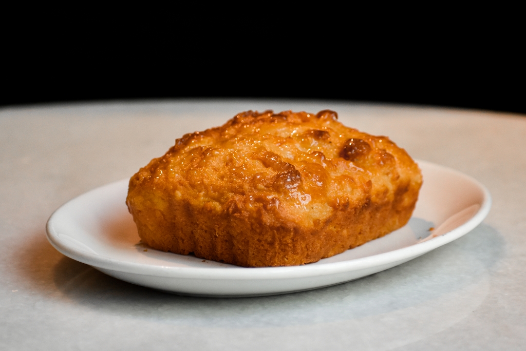 Order Famous Corn Bread food online from Carson's Prime Steaks and Famous Barbecue of Deerfield store, Deerfield on bringmethat.com