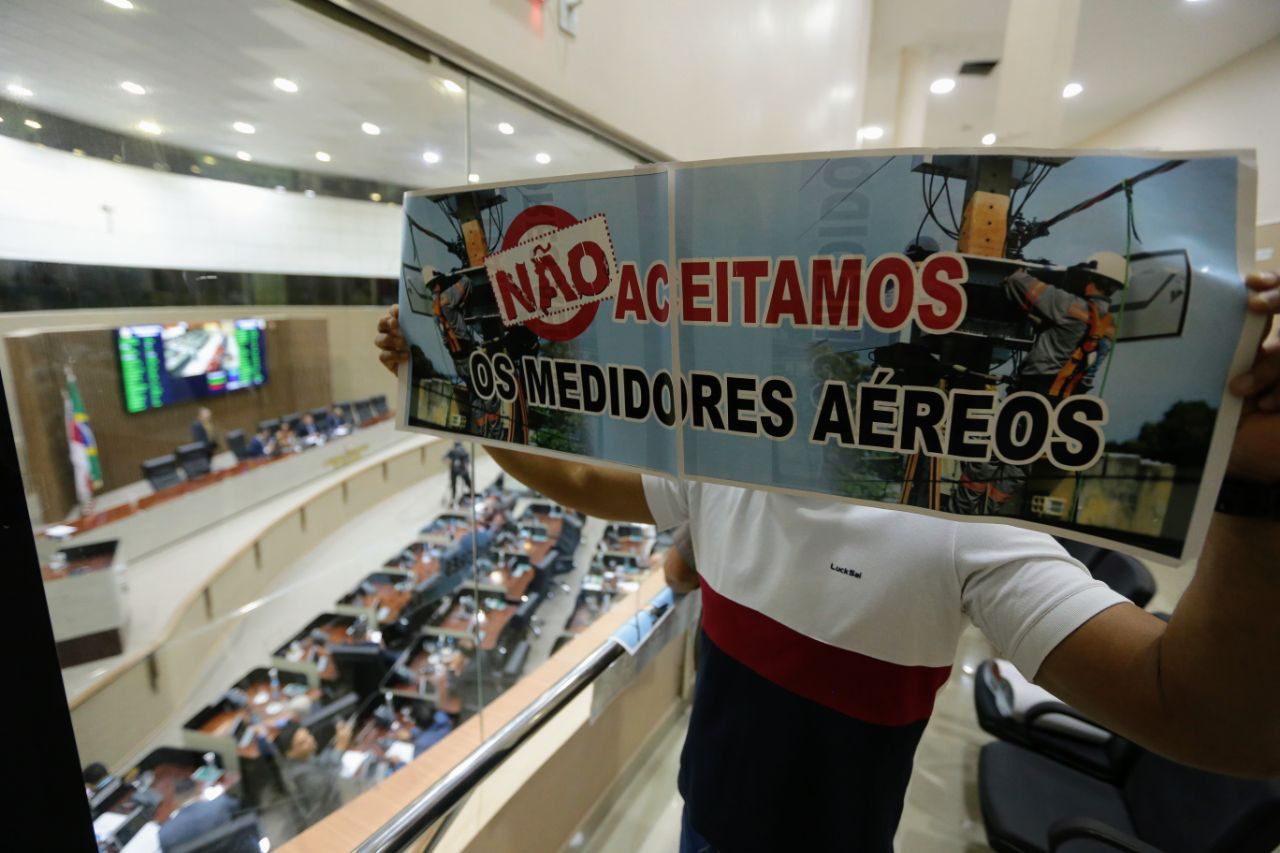 CMM aprova, em primeira discussão, PL que proíbe medidores aéreos em Manaus