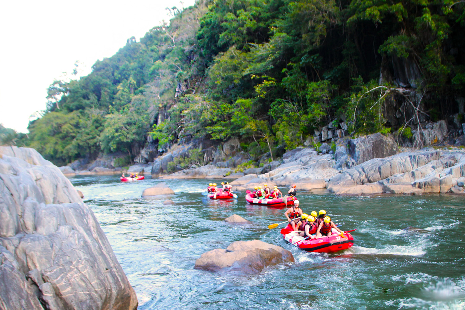 Réservez vos billets pour le River Tubing 2025 | Visites à Cairns