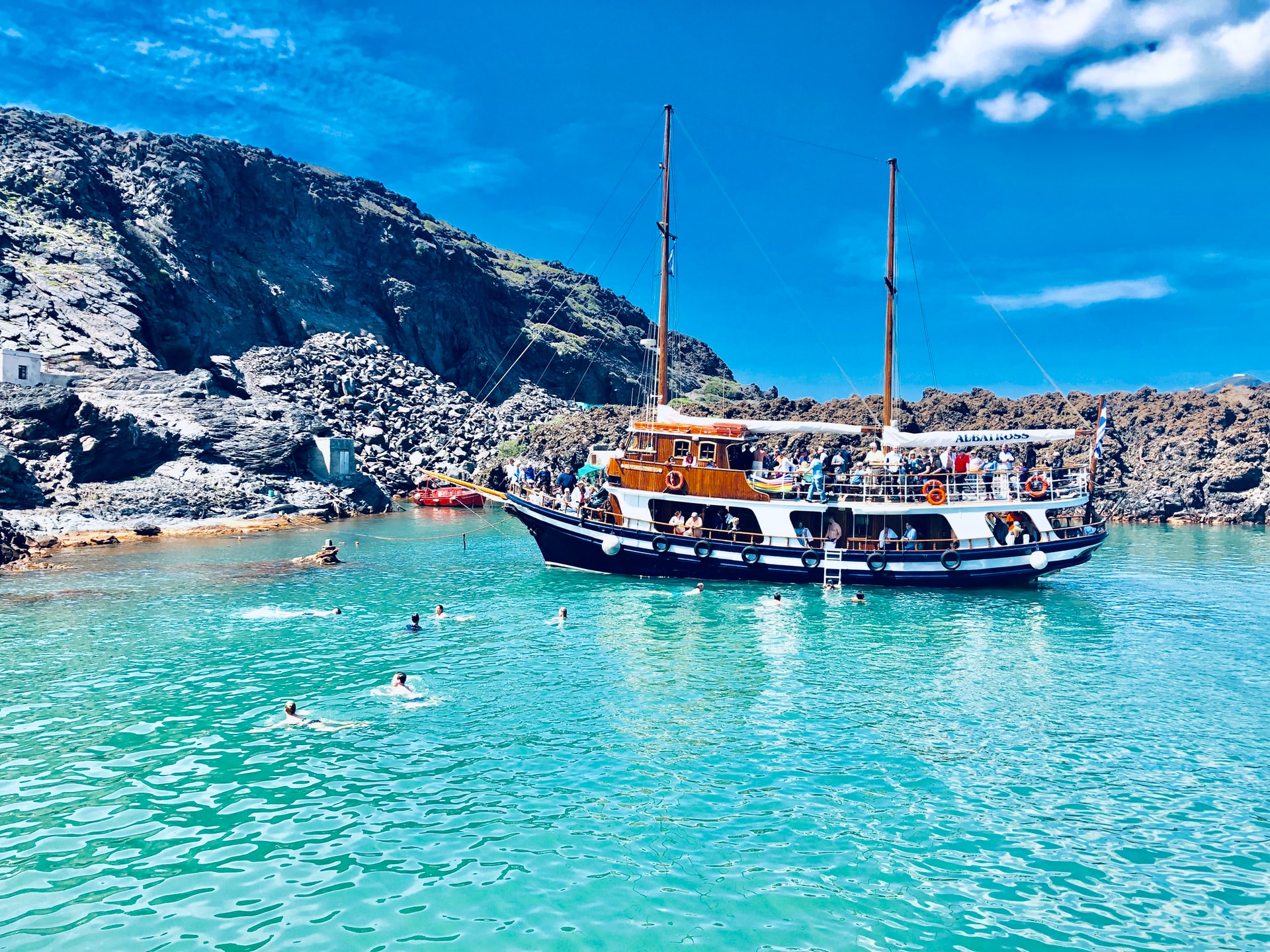 Best Time for Santorini Volcano Tours