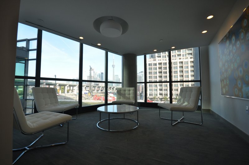 Virtual Tour of 215 Fort York Blvd, Toronto, Ontario M5V 4A2 Condo TourVista