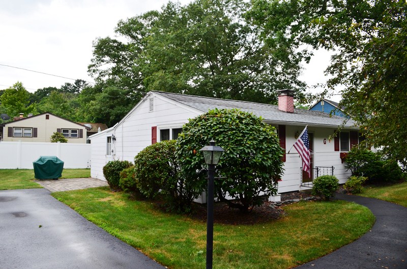 Virtual Tour of 40 Street, Plainville, Massachusetts 02762