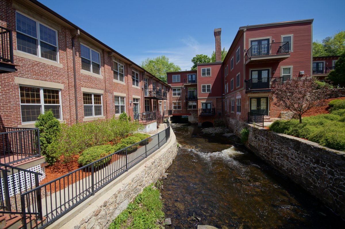 Virtual Tour of 7 Chester Rd, Derry, New Hampshire 03038 Condo