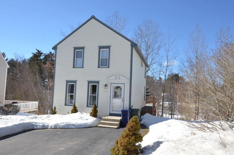 Virtual Tour of 771 Hypine Road, Dracut, Massachusetts 01826 Single Family Home TourVista