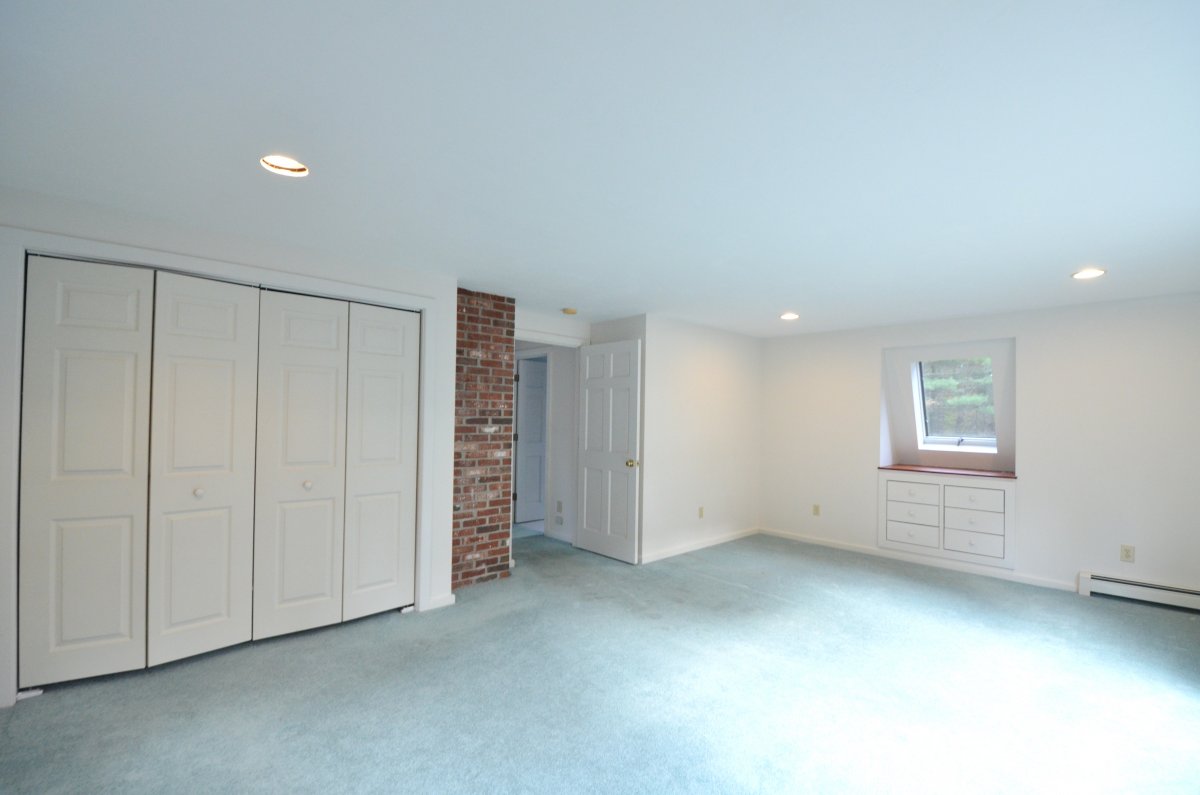 Virtual Tour of 230 Ellis Road, Westminster, Massachusetts 01473