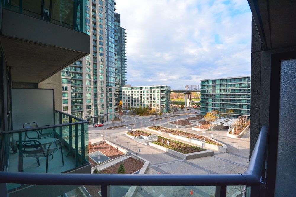 Virtual Tour of 215 Fort York Blvd, Toronto, Ontario M5V 4A2 Condo TourVista