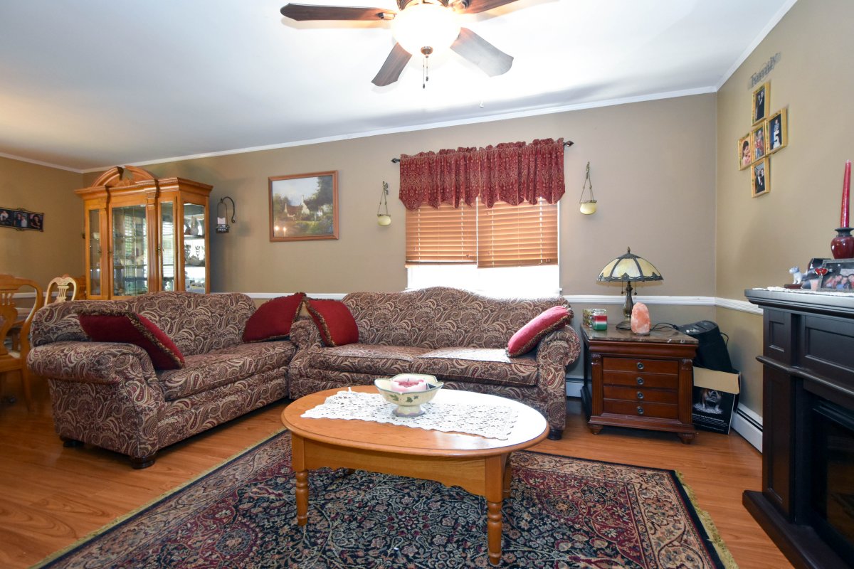 Virtual Tour of 10 Charm City Drive, Port Jefferson Station, New York