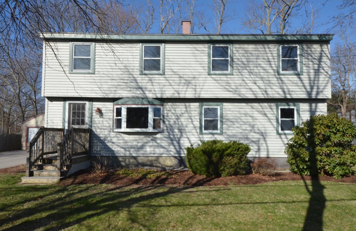 Virtual Tour of 3 Phillips Drive, Newburyport, Massachusetts 01950