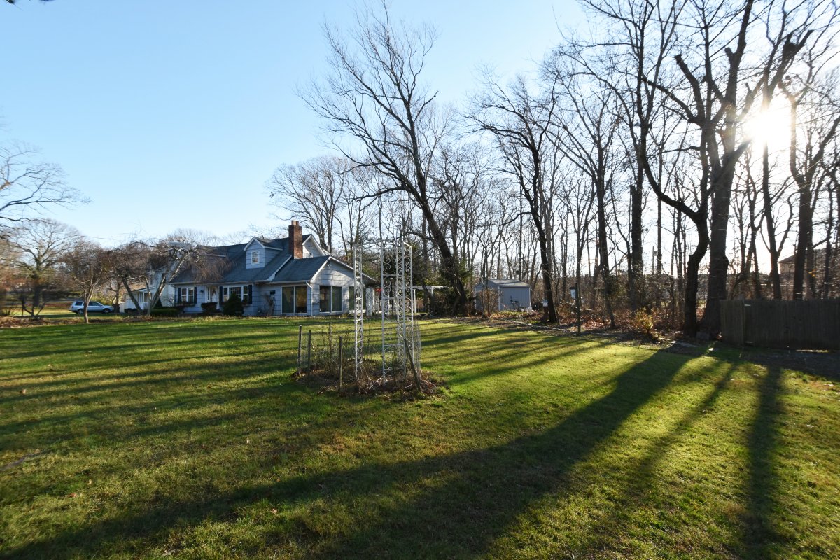 Virtual Tour of 2 Park Ave, Port Jefferson, New York 11777 Single