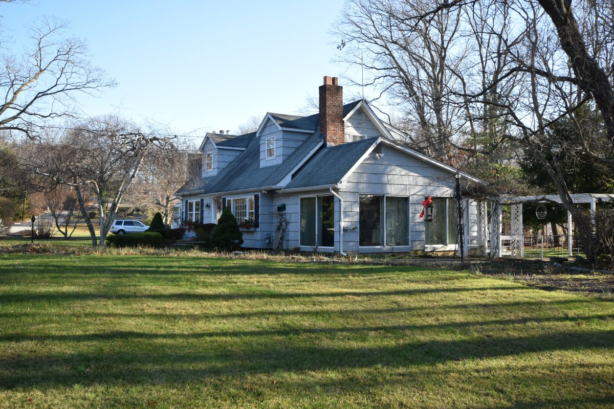 Virtual Tour of 2 Park Ave, Port Jefferson, New York 11777 Single