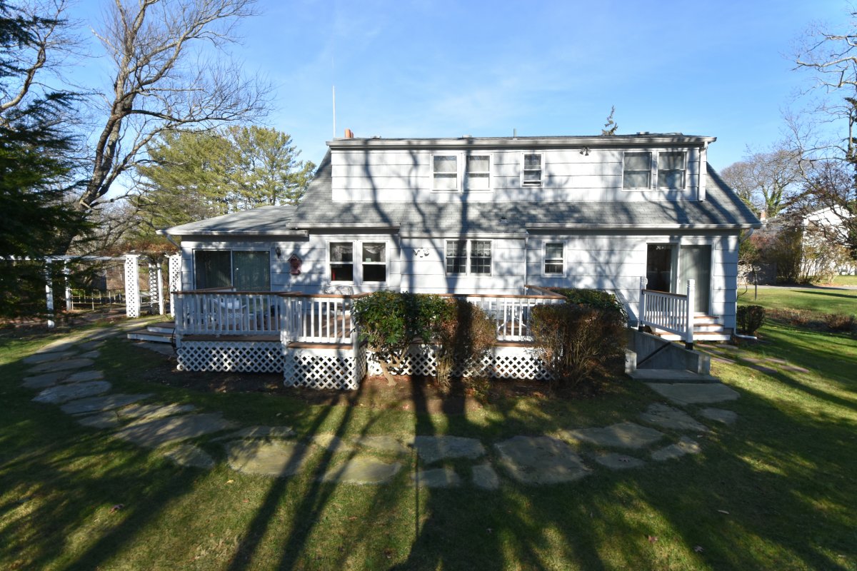 Virtual Tour of 2 Park Ave, Port Jefferson, New York 11777 Single