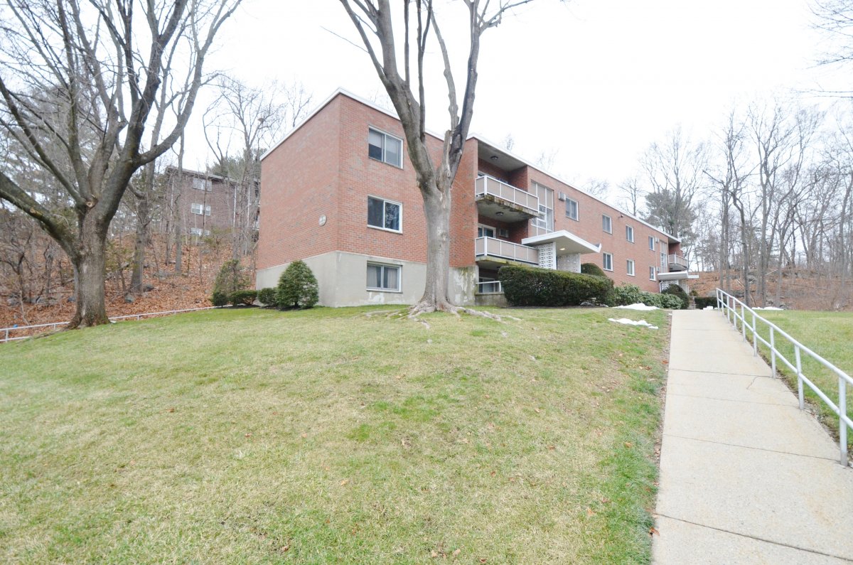 Virtual Tour of 90 Lionel Ave Unit A, Waltham, Massachusetts 02452