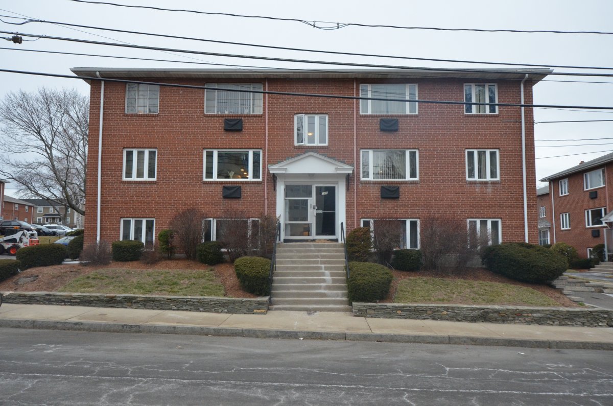 Virtual Tour of 109 Warren St, Unit 4, Watertown, Massachusetts 02472
