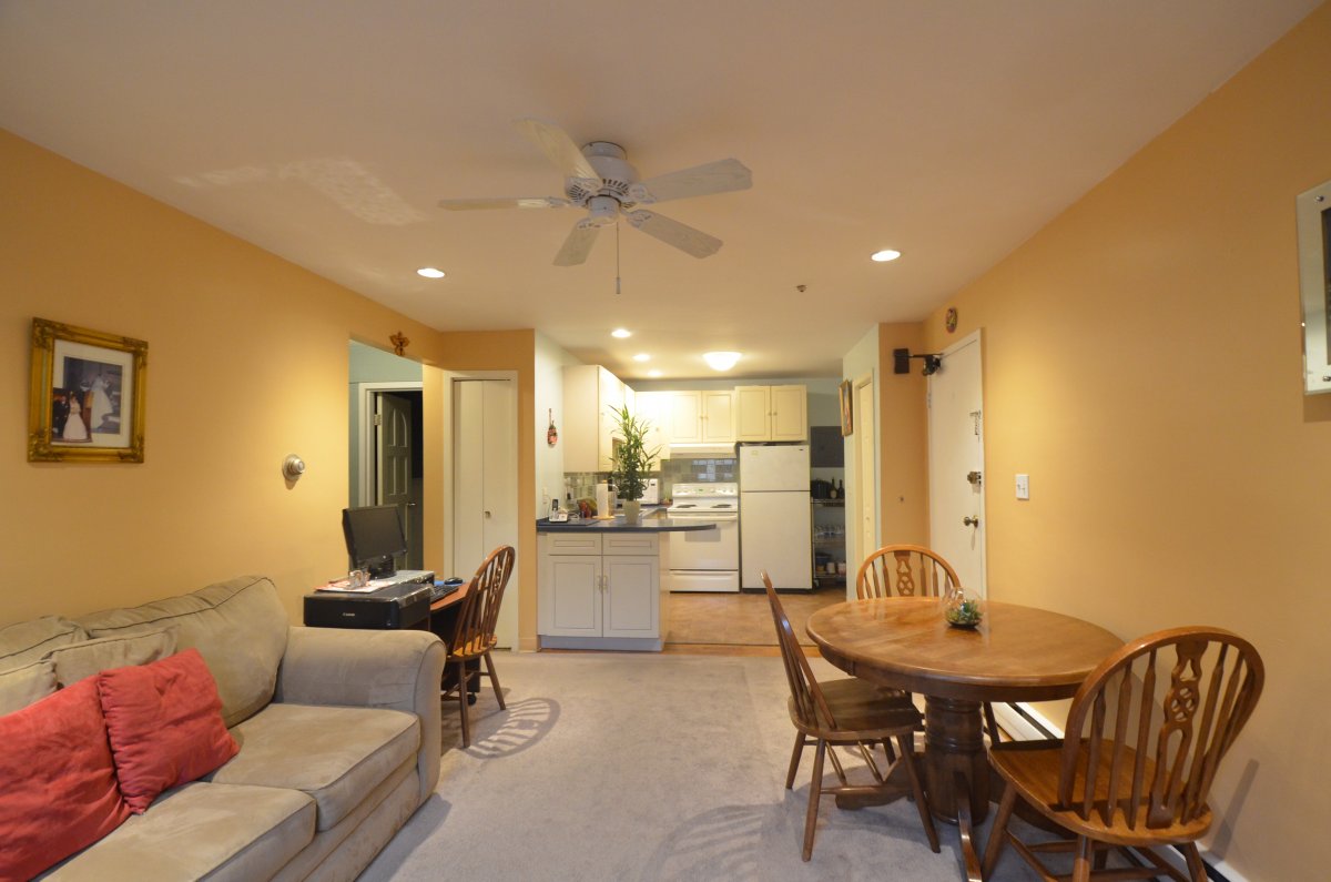 Virtual Tour of 109 Warren St, Unit 4, Watertown, Massachusetts 02472