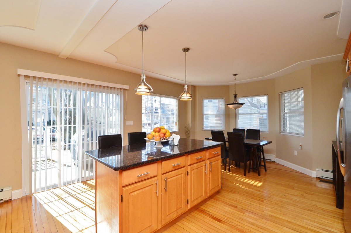 Virtual Tour of 433 Quincy Shore Drive, Quincy, Massachusetts 02171