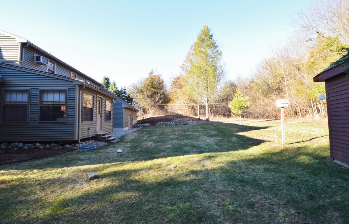 Virtual Tour of 69 Locust Street, Bellingham, Massachusetts 02019 Single Family Home TourVista