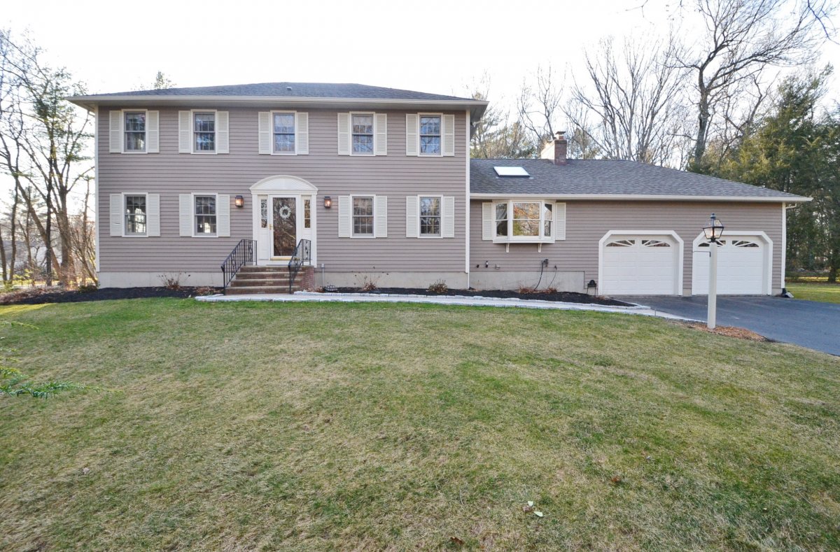 Virtual Tour of 9 Jefferson Avenue, Northbridge, Massachusetts 01534