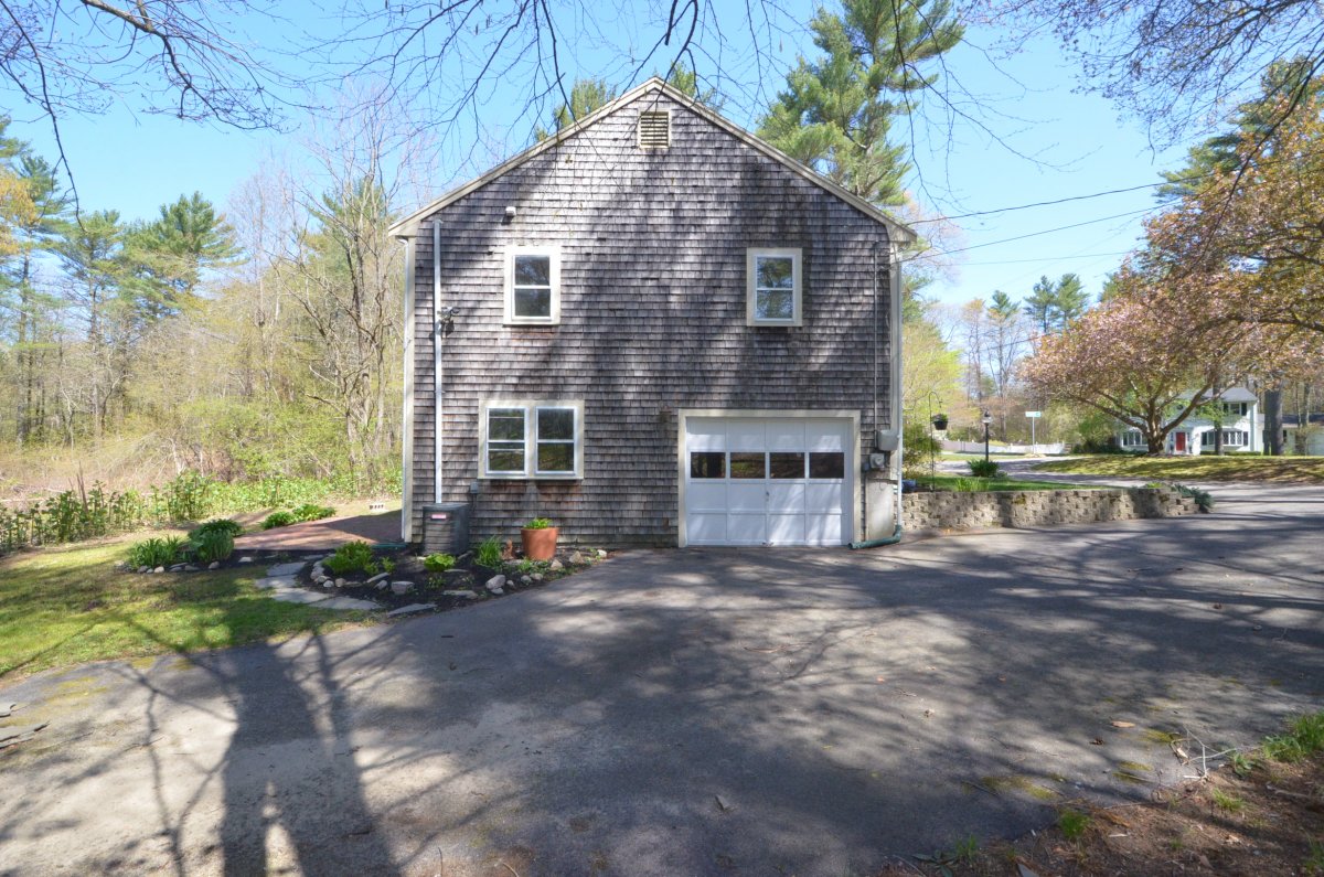 Virtual Tour of 5 Bennett Road, Rochester, Massachusetts 02770 - Single ...