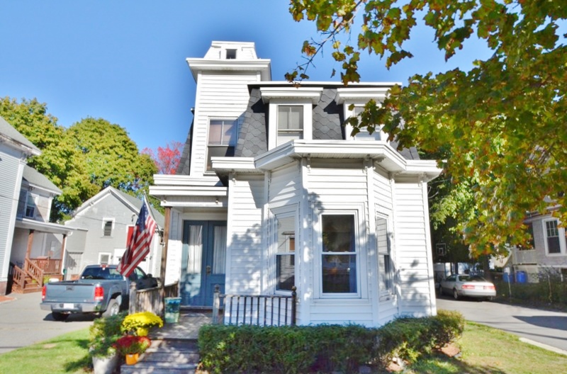 Virtual Tour of 306 Wilder Street, Lowell, Massachusetts 01851 Single Family Home TourVista