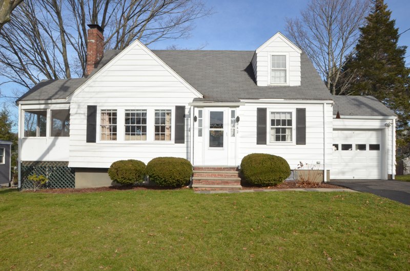 Virtual Tour of 242 Beal Rd, Waltham, Massachusetts 02453 Single Family Home TourVista
